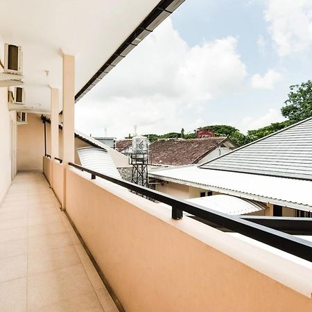 Hotel Oyo Life 3398 Griya Rm 19 Syariah à Sorabaya Extérieur photo