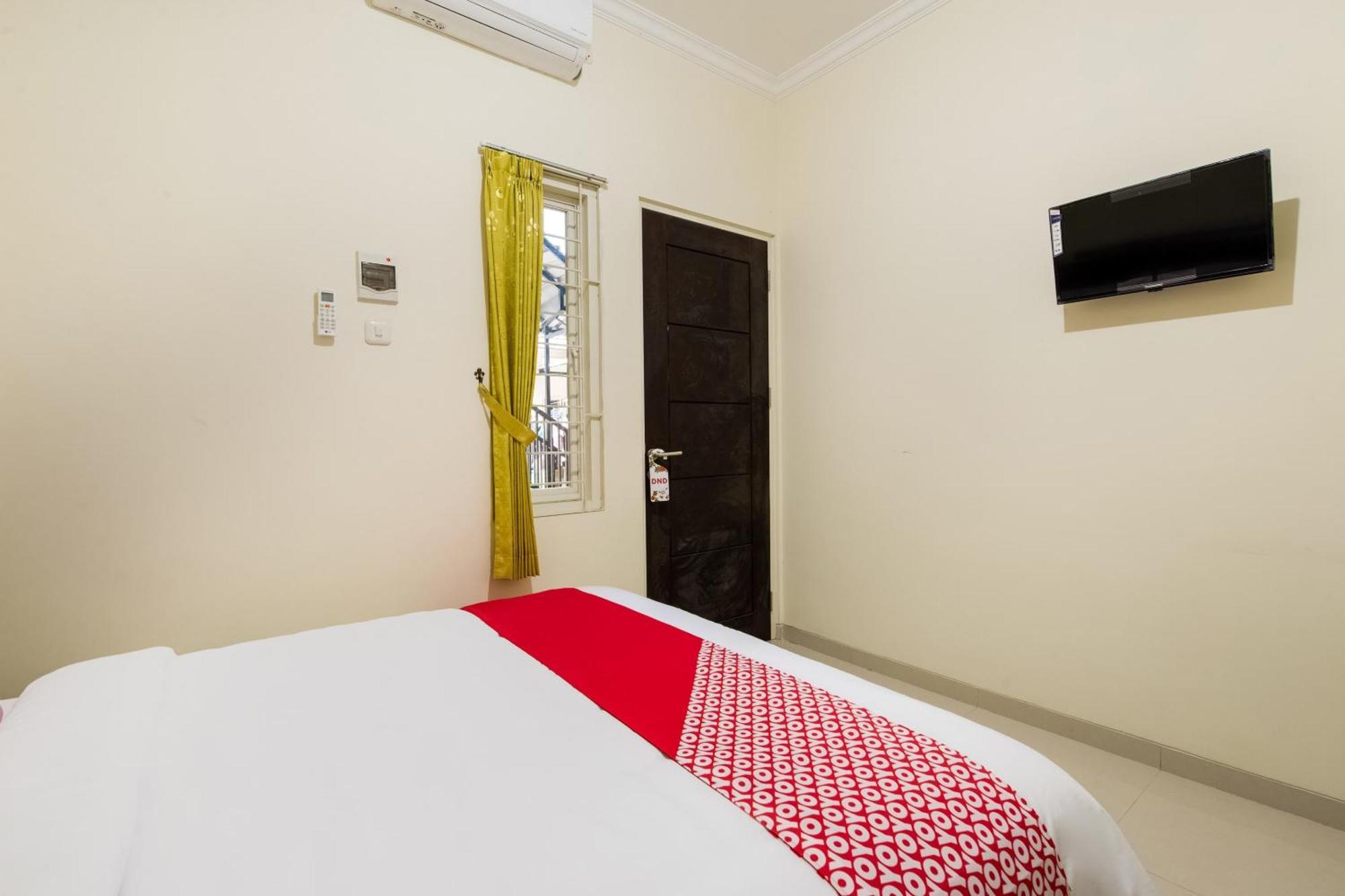 Hotel Oyo Life 3398 Griya Rm 19 Syariah à Sorabaya Extérieur photo
