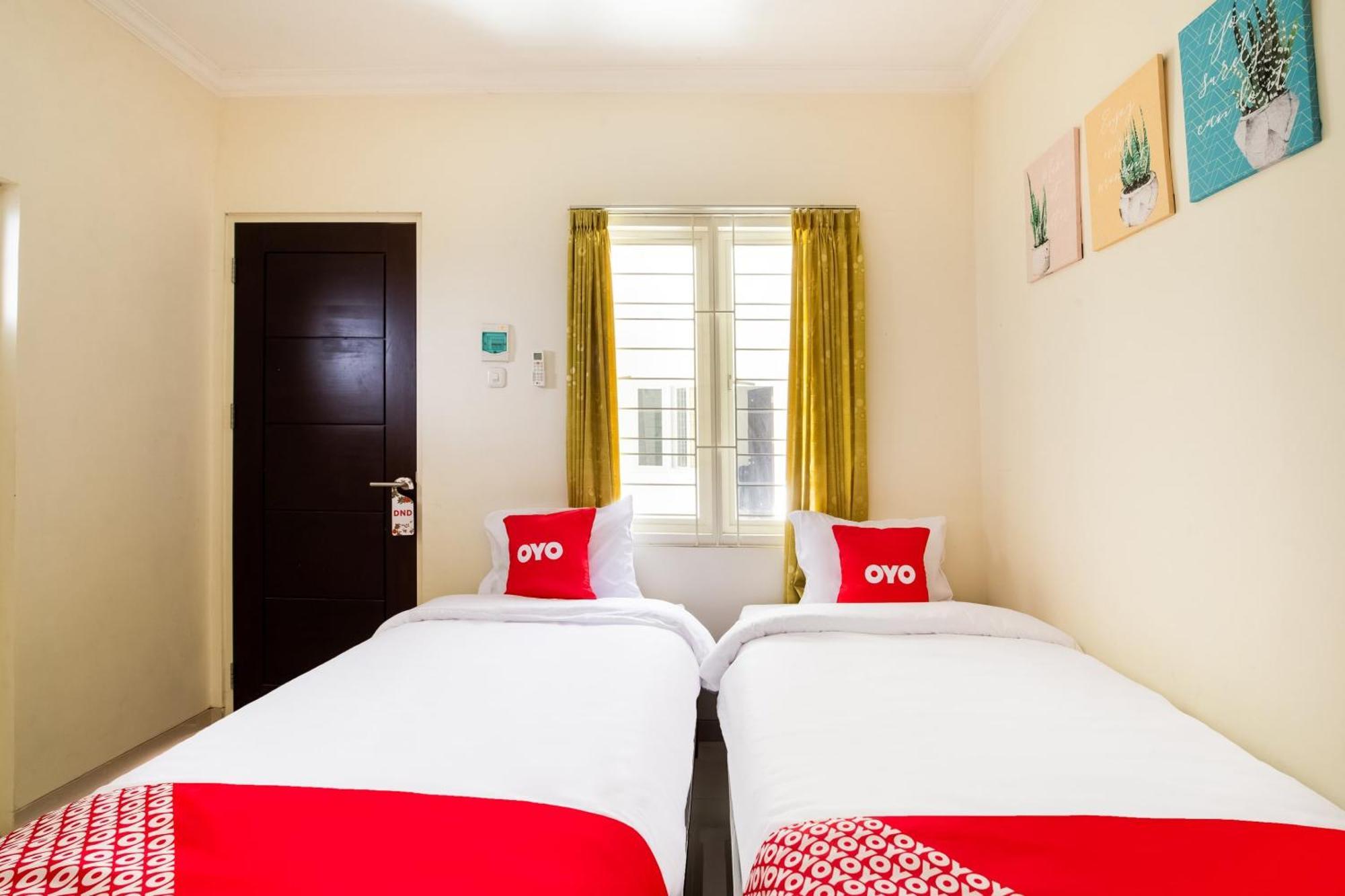 Hotel Oyo Life 3398 Griya Rm 19 Syariah à Sorabaya Extérieur photo