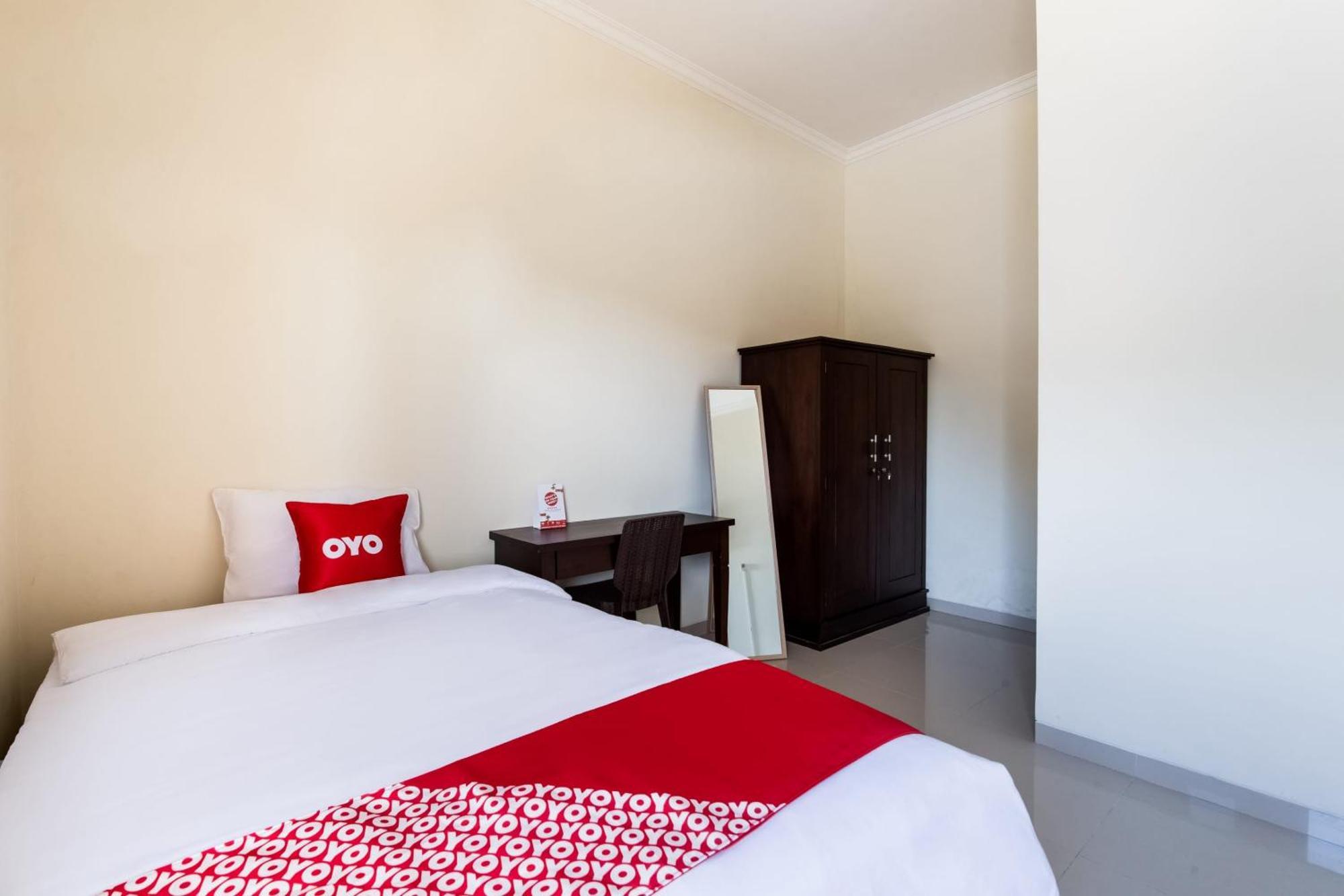 Hotel Oyo Life 3398 Griya Rm 19 Syariah à Sorabaya Extérieur photo