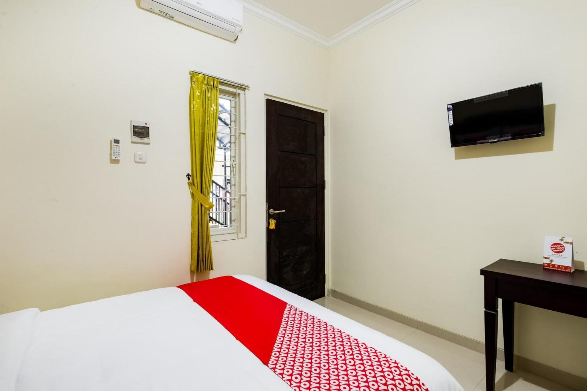 Hotel Oyo Life 3398 Griya Rm 19 Syariah à Sorabaya Extérieur photo