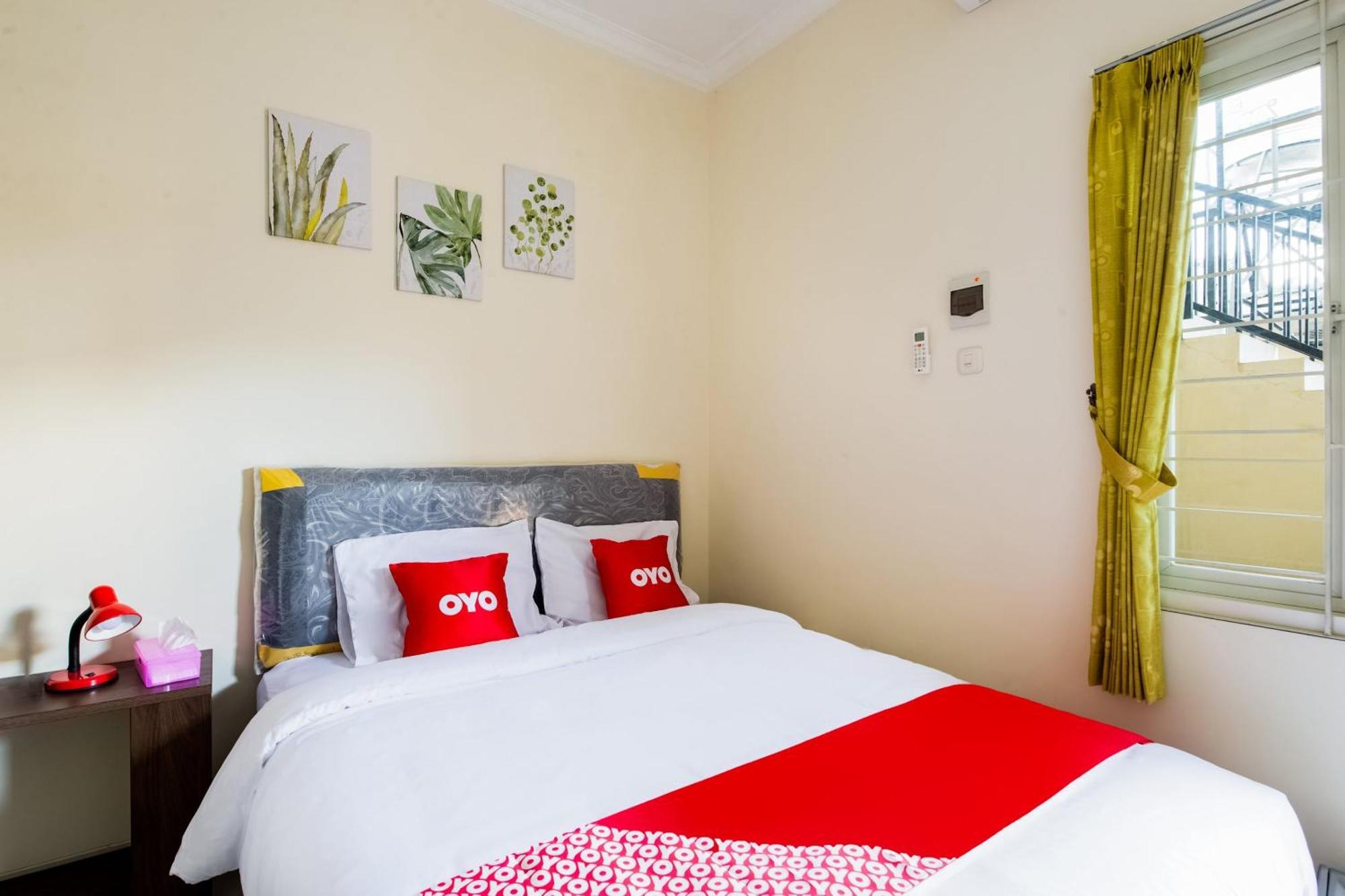 Hotel Oyo Life 3398 Griya Rm 19 Syariah à Sorabaya Extérieur photo
