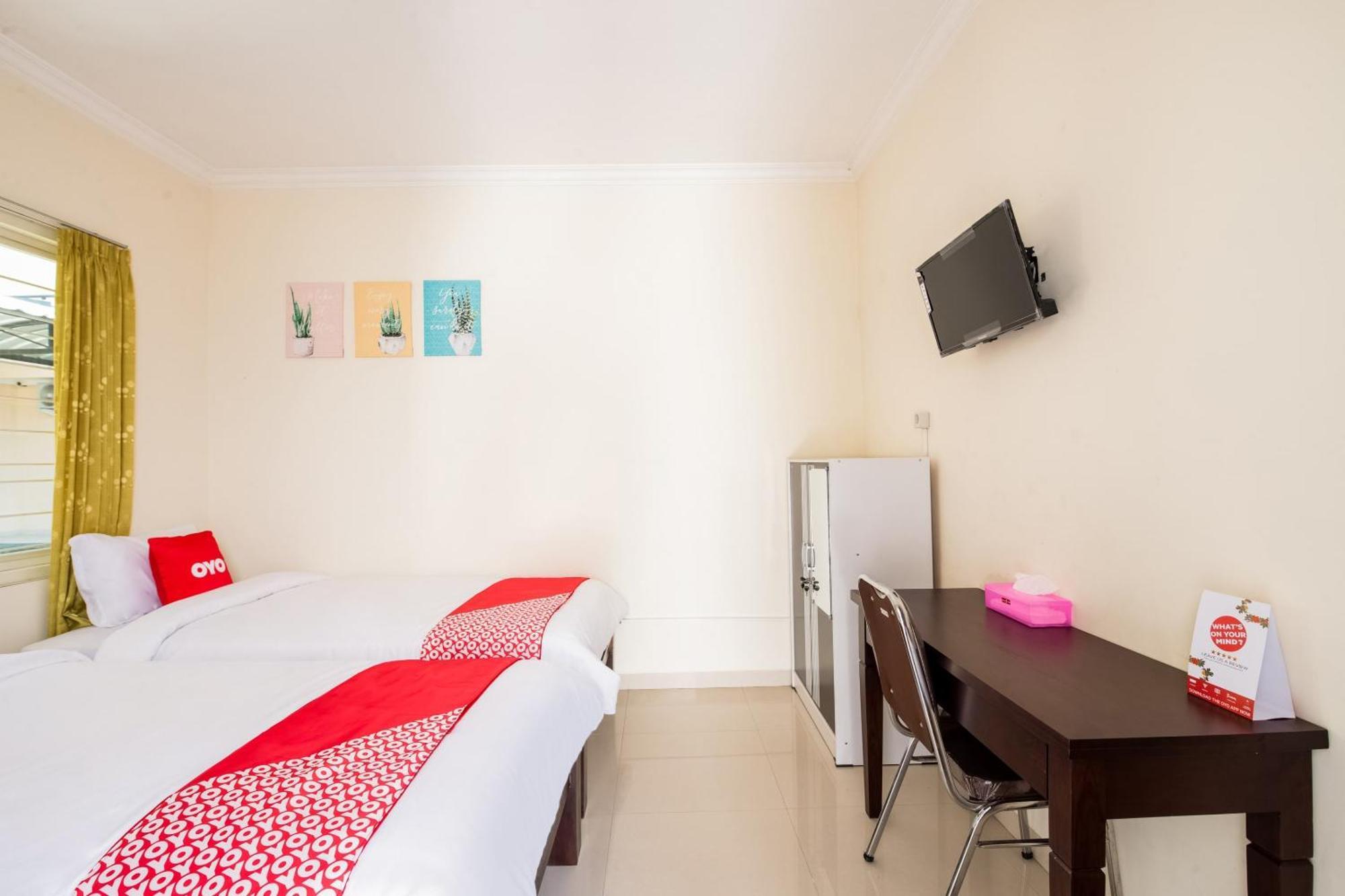 Hotel Oyo Life 3398 Griya Rm 19 Syariah à Sorabaya Extérieur photo